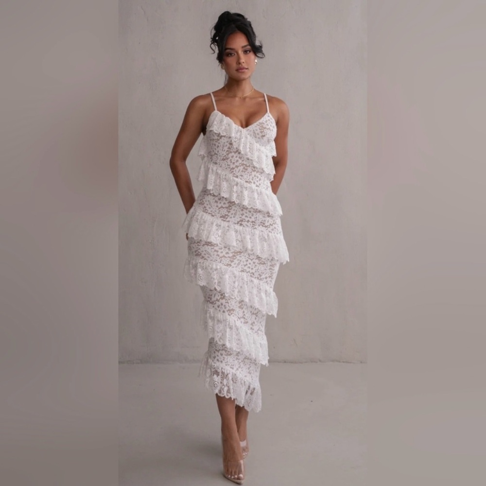 Elegant White Lace Tiered Ruffle Dress